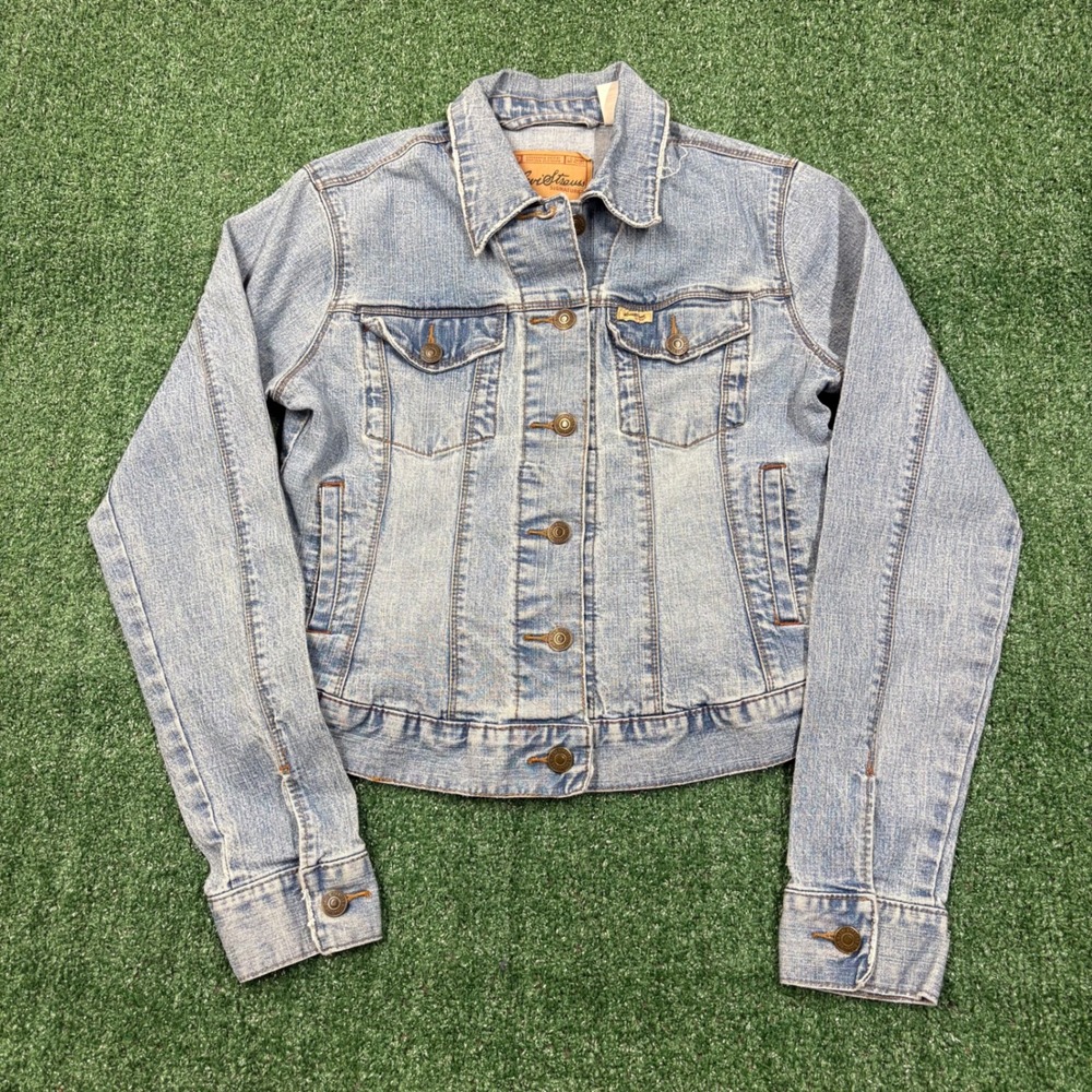 Vintage Levi Strauss Signature Denim Jacket Light Wash Blue Trucker